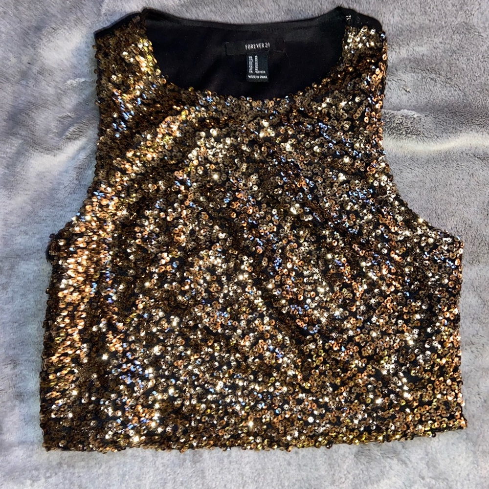 💕 5 items for $15 💕 FOREVER21 sequence crop top